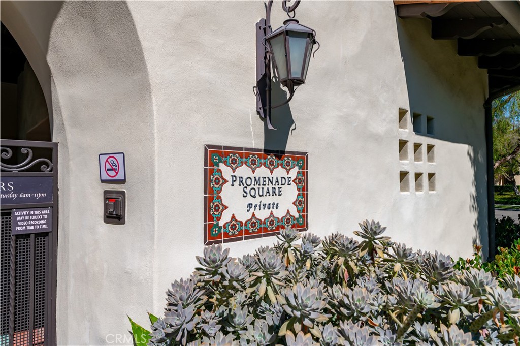 105 Hallmark Irvine, CA 92620 - Photo 27 of 32 a view of a entryway