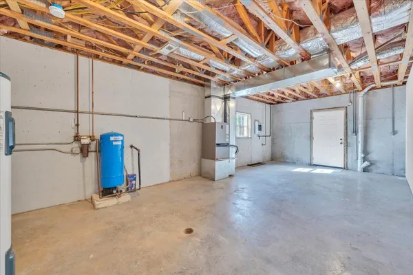 $389,000 | 330 Chestnut Forest Drive, Hardy, VA 24101