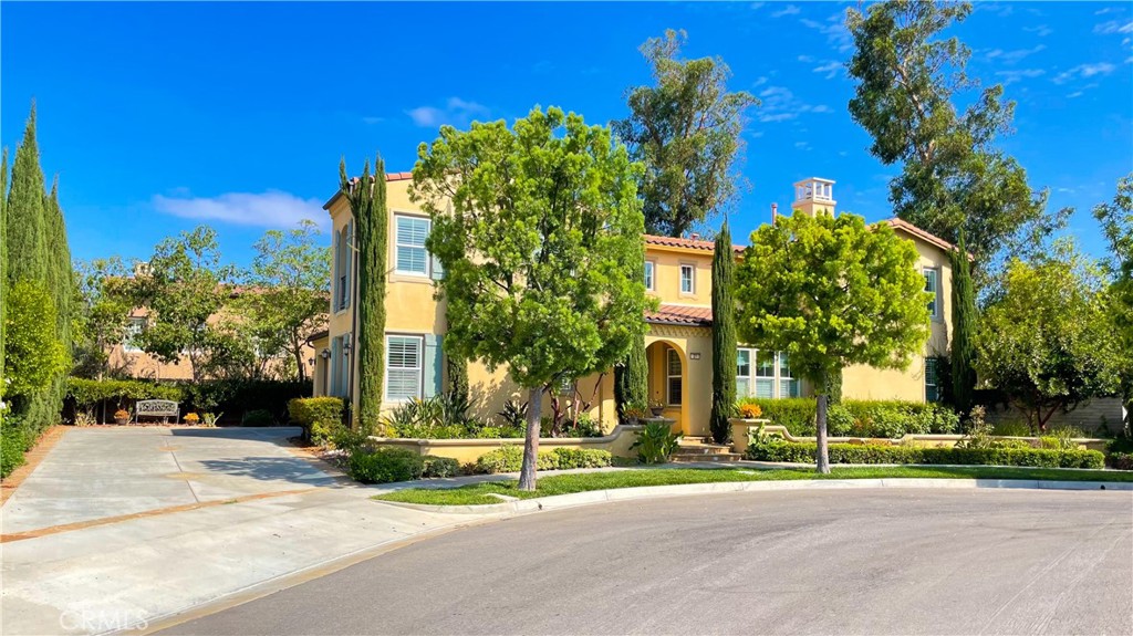 21 Vine Irvine, CA 92620 - Photo 1 of 37 a view of a building with a street