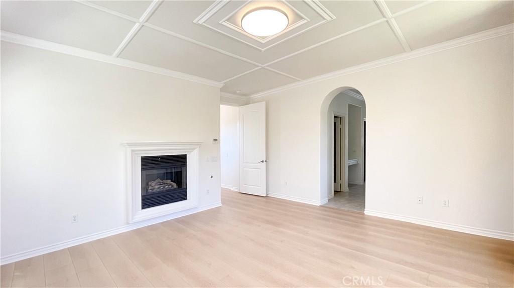 21 Vine Irvine, CA 92620 - Photo 22 of 37 an empty room with a fireplace and sink