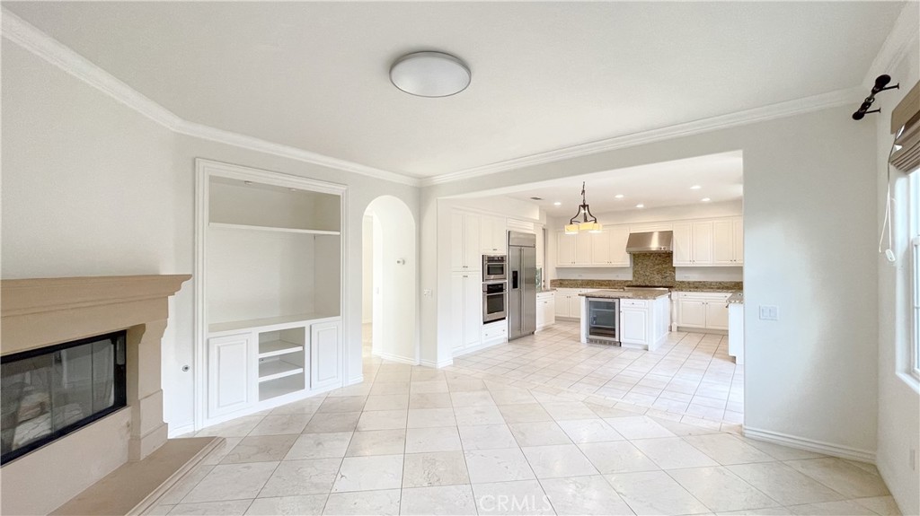 21 Vine Irvine, CA 92620 - Photo 10 of 37 a view of kitchen with furniture and refrigerator
