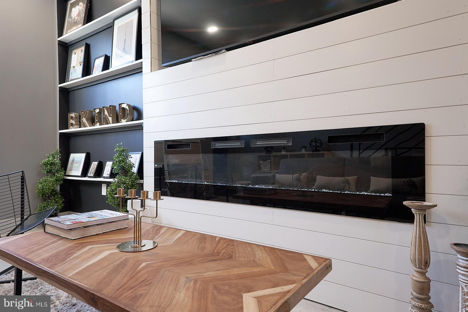 1630 North 26th Street Philadelphia, PA 19121 - Photo 9 of 50 a living room with washer and dryer