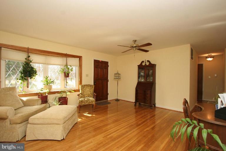 11318 Newport Mill Road Silver Spring, MD 20902 - Photo 14 of 28 Living Room