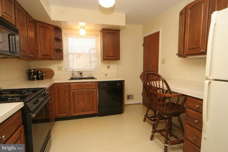 11318 Newport Mill Road Silver Spring, MD 20902 - Photo 16 of 28 Kitchen