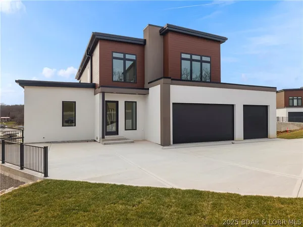 $2,599,900 | 6 Frst Lk Circle, Lake Ozark, MO 65049