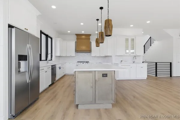 $2,599,900 | 6 Frst Lk Circle, Lake Ozark, MO 65049