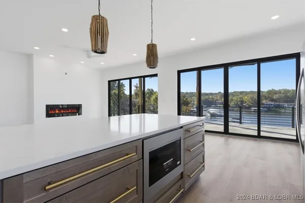 $2,599,900 | 6 Frst Lk Circle, Lake Ozark, MO 65049