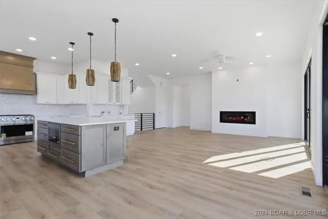 $2,699,000 | 6 Frst Lk Circle, Lake Ozark, MO 65049