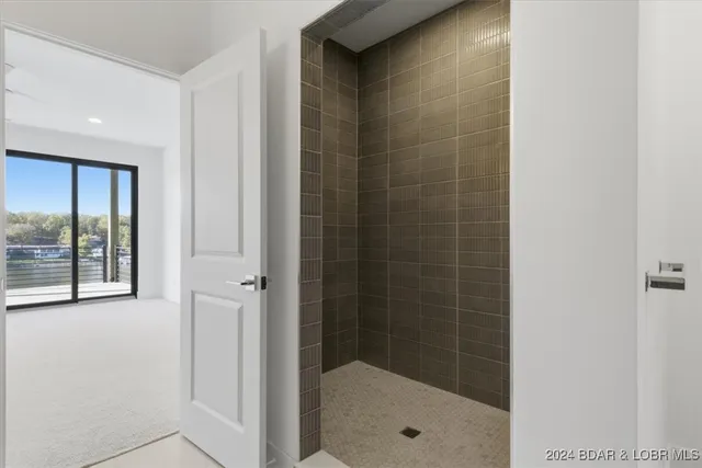 $2,699,000 | 6 Frst Lk Circle, Lake Ozark, MO 65049