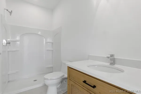 $2,599,900 | 6 Frst Lk Circle, Lake Ozark, MO 65049