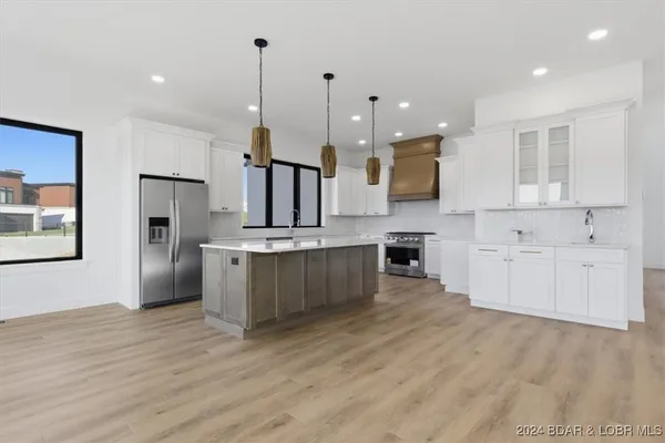 $2,599,900 | 6 Frst Lk Circle, Lake Ozark, MO 65049