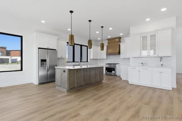 $2,699,000 | 6 Frst Lk Circle, Lake Ozark, MO 65049