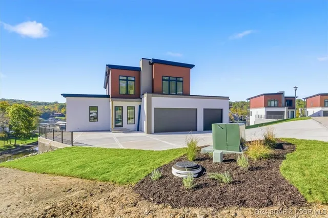 $2,699,000 | 6 Frst Lk Circle, Lake Ozark, MO 65049