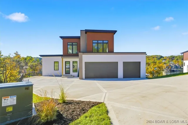 $2,699,000 | 6 Frst Lk Circle, Lake Ozark, MO 65049