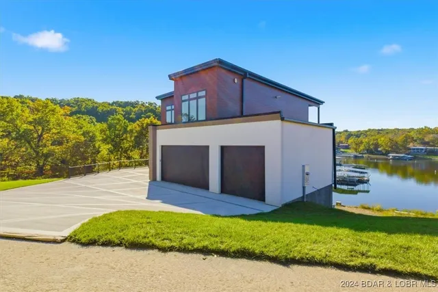 $2,699,000 | 6 Frst Lk Circle, Lake Ozark, MO 65049