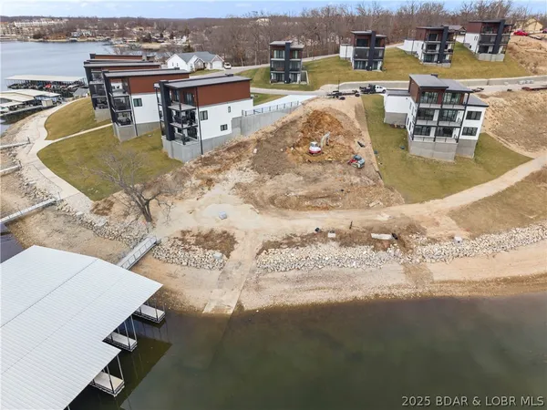 $2,599,900 | 6 Frst Lk Circle, Lake Ozark, MO 65049