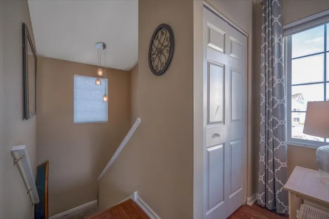 a view of entryway with elevator