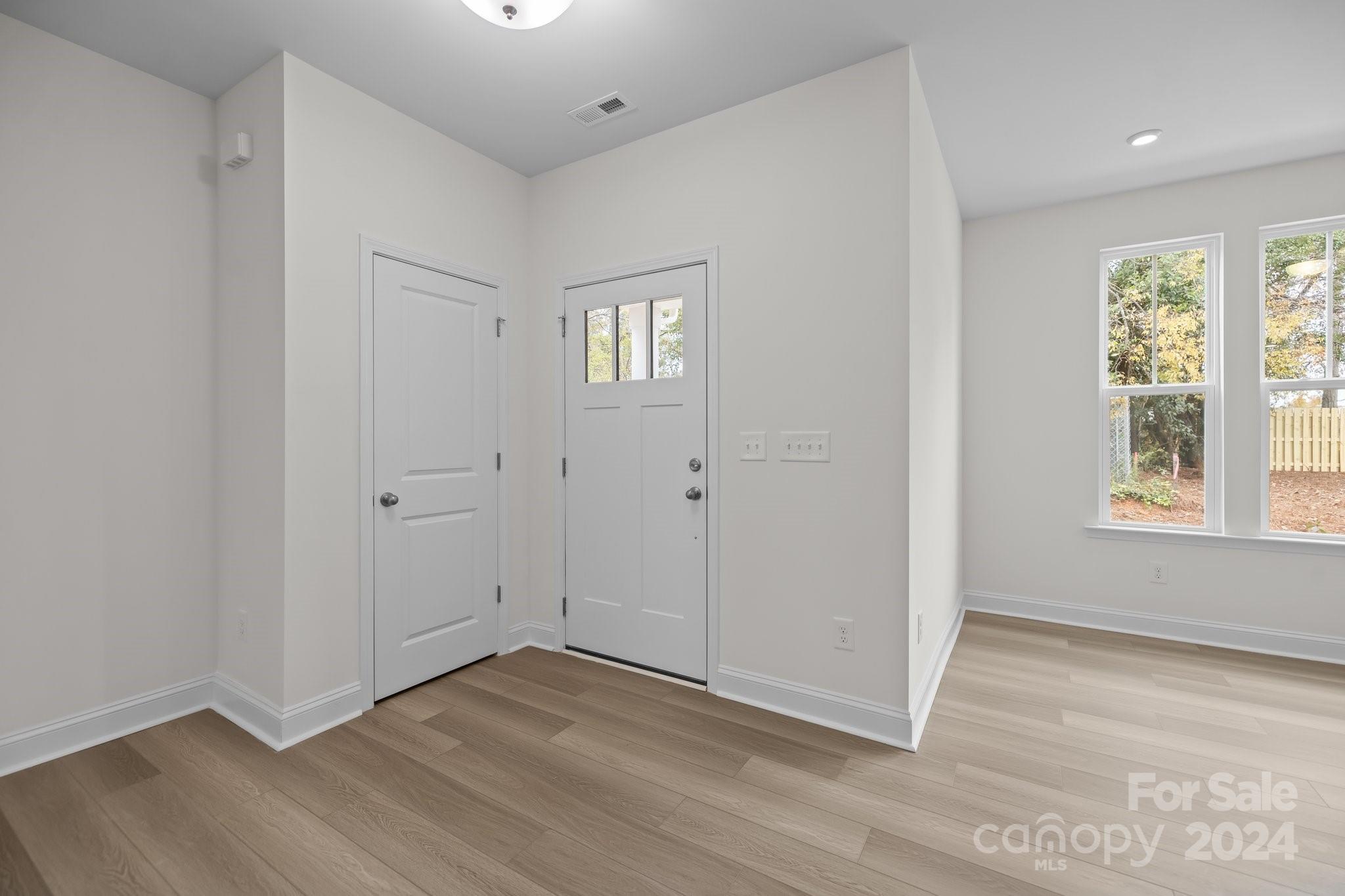 2027 Near Pt Road, Unit 17 Charlotte, NC 28208 - Photo 3 of 25