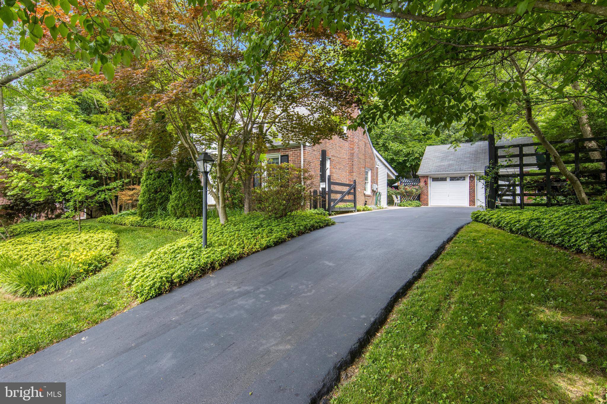 343 McMull Drive Wayne, PA 19087 - Photo 2 of 31