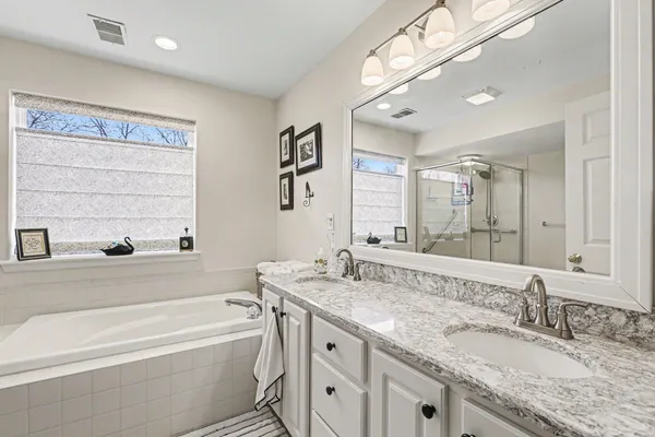 $325,000 | 716 Cobblestone Way, Chelsea, MI 48118