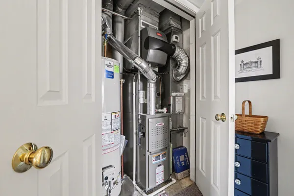 $325,000 | 716 Cobblestone Way, Chelsea, MI 48118