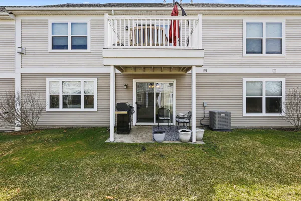 $325,000 | 716 Cobblestone Way, Chelsea, MI 48118