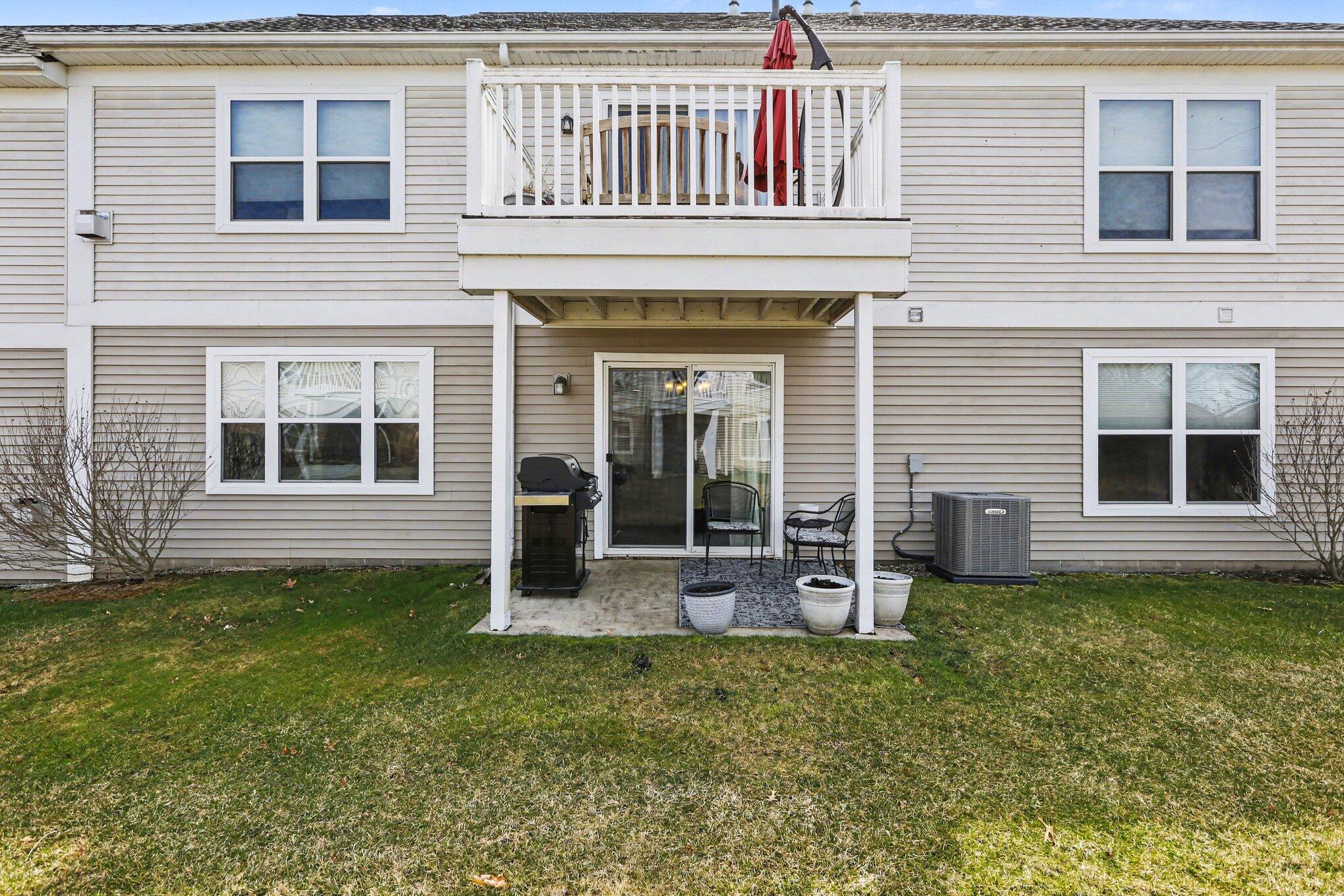 716 Cobblestone Way Chelsea, MI 48118 - Photo 20 of 29 022_file_8704