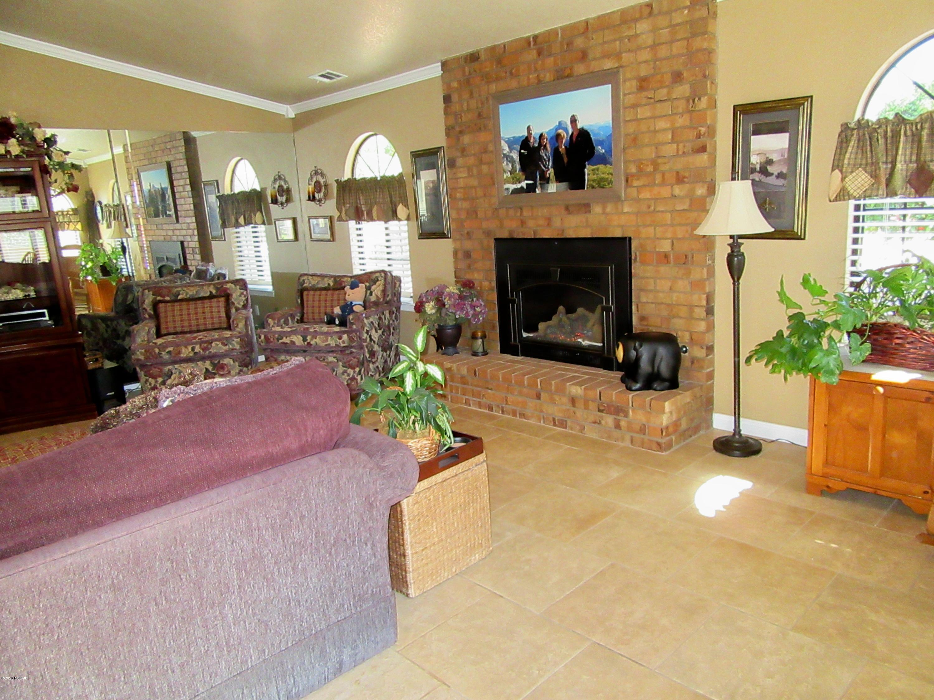 875 Cynthia Drive Lompoc, CA 93436 - Photo 6 of 69 IMG_2261