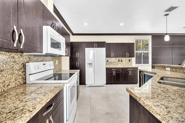 $6,500 | 1102 Southwest 149th Path, Miami, FL 33194