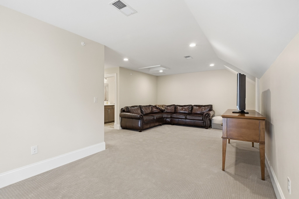 11 Baiting Brook Road, Unit 11 Framingham, MA 01701 - Photo 21 of 42