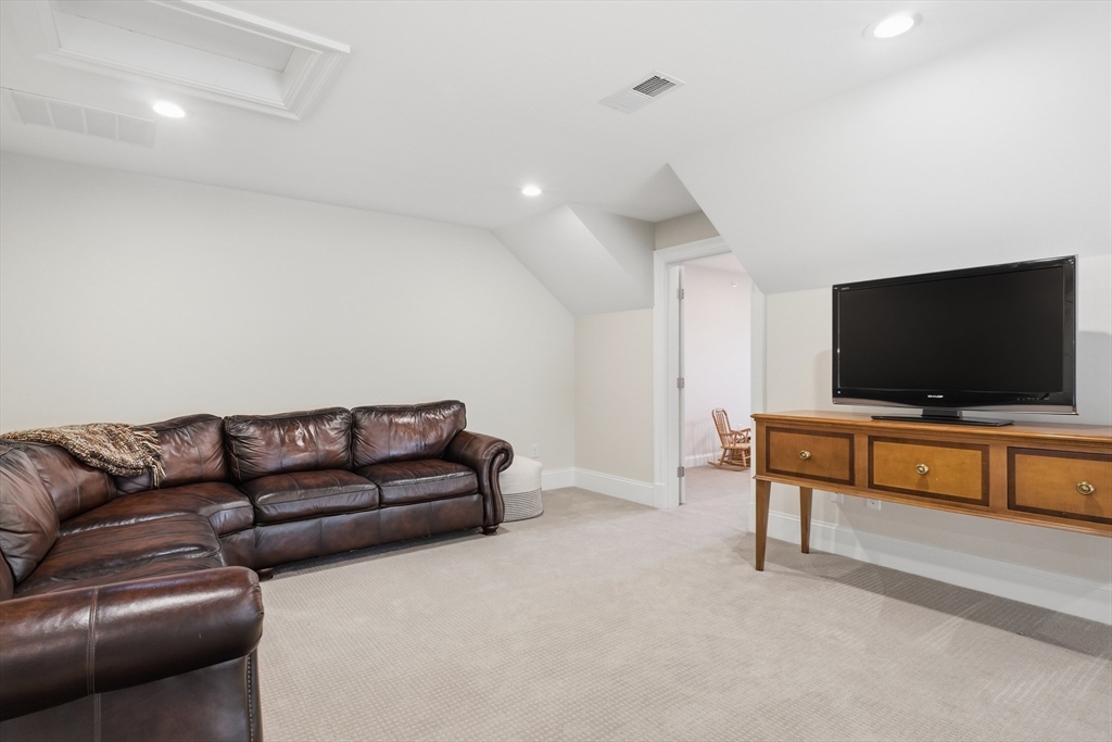 11 Baiting Brook Road, Unit 11 Framingham, MA 01701 - Photo 22 of 42