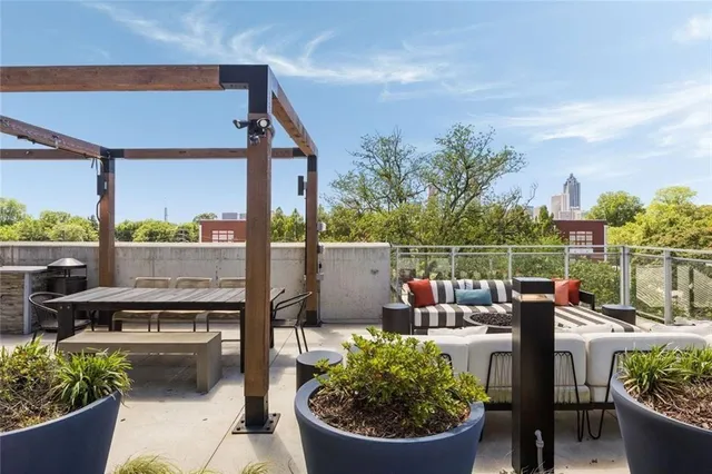 $565,000 | 22 Airline Street Southeast, Unit PH403, Atlanta, GA 30312