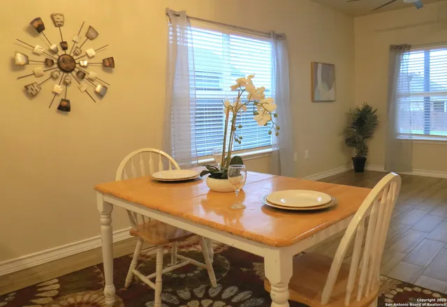 $298,500 | 740 Crestview, Floresville, TX 78114