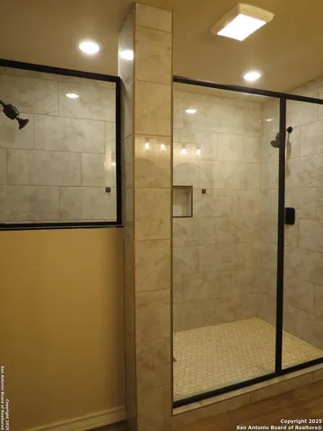 $298,500 | 740 Crestview, Floresville, TX 78114