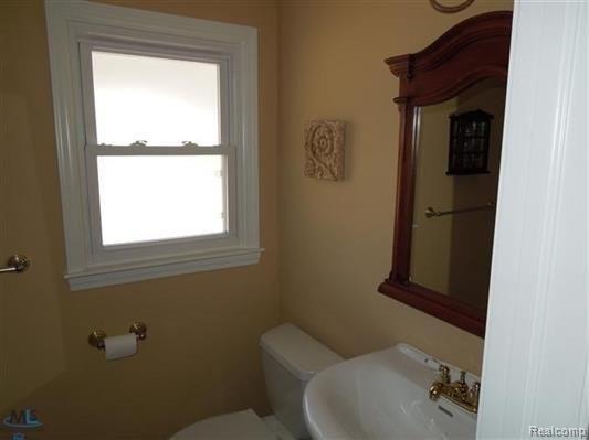 865 Fieldstone Court Rochester, MI 48309 - Photo 16 of 27 16.JPG