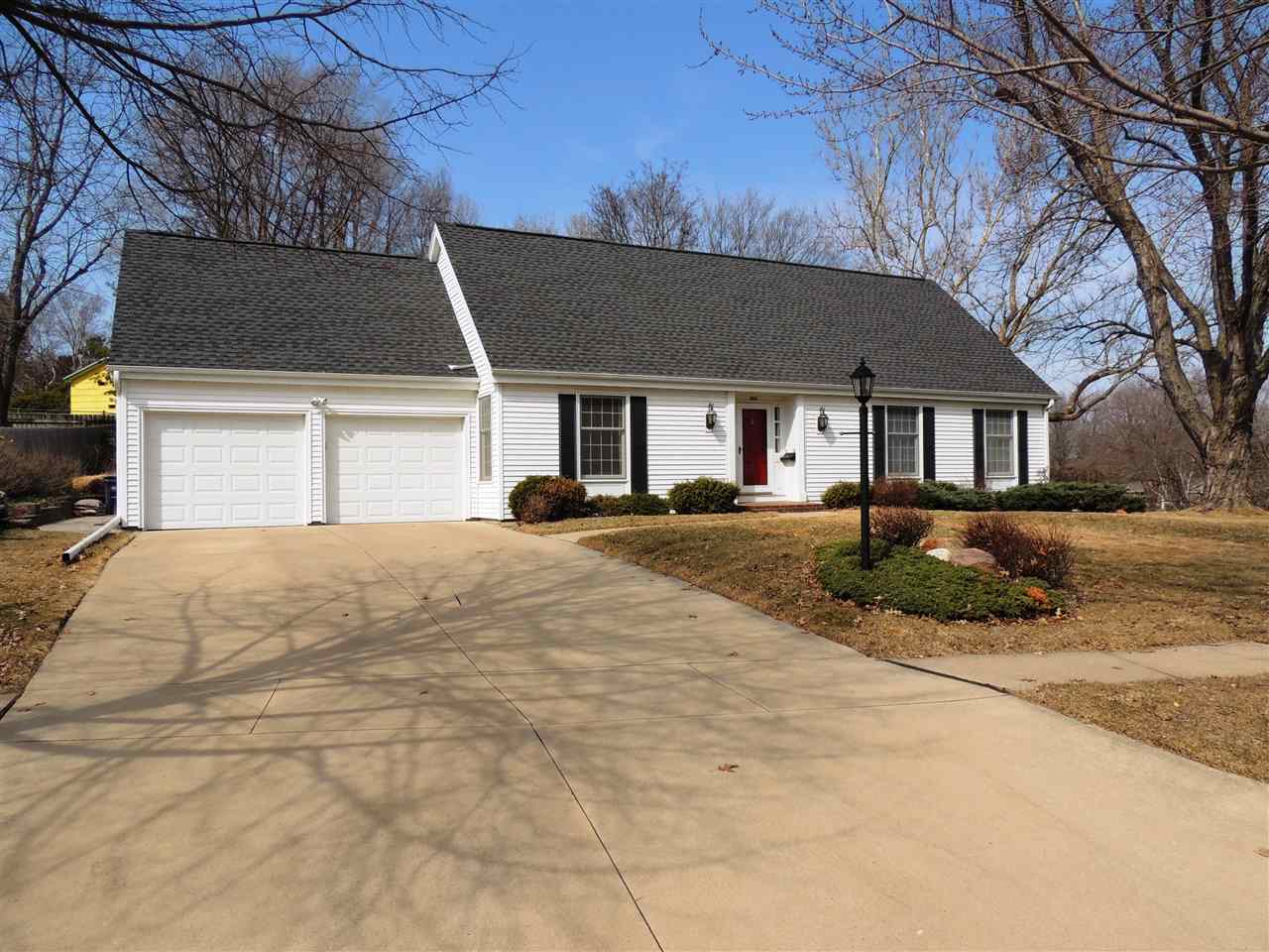 3867 Lost Valley Road Southeast Cedar Rapids, IA 52403 - Photo 1 of 25 Gallery Image 1