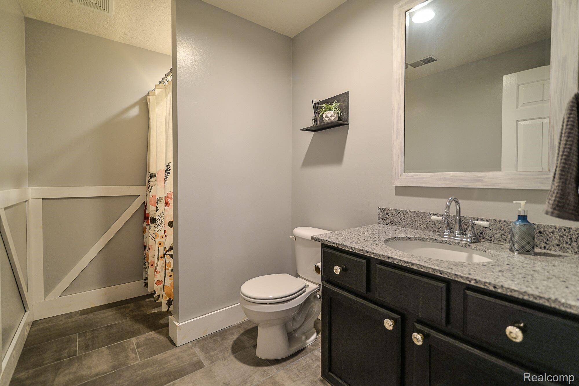 10161 Silver Lake Road Brighton, MI 48116 - Photo 29 of 38 Full Bath Lower Level