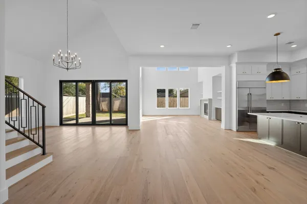 $1,249,999 | 8553 Western Drive, Houston, TX 77055
