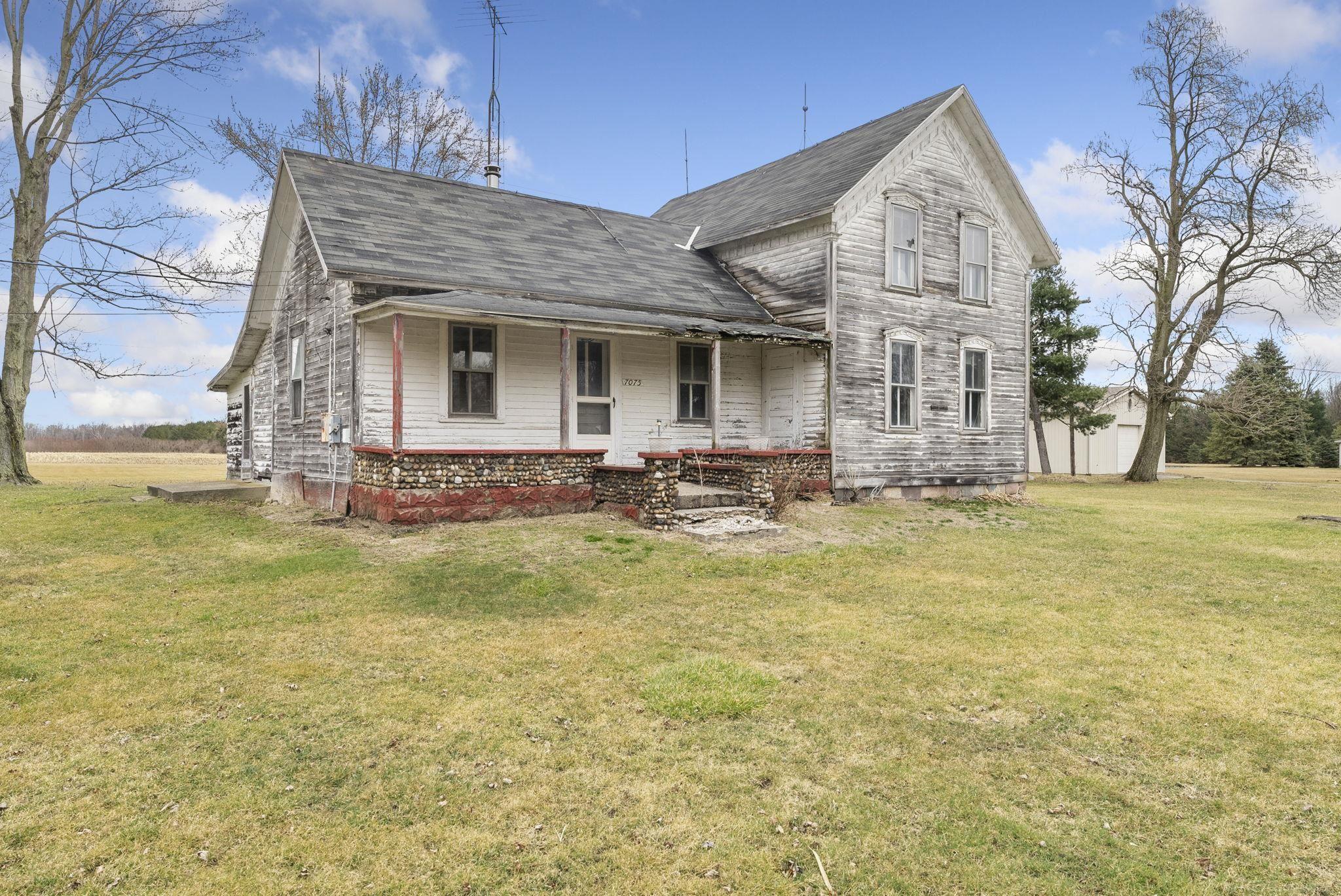 7075 Galbraith Line Road Lexington, MI 48450 - Photo 7 of 37 50135611-96ca597c-2cd7-423a-904a-579498feca7d.JPG