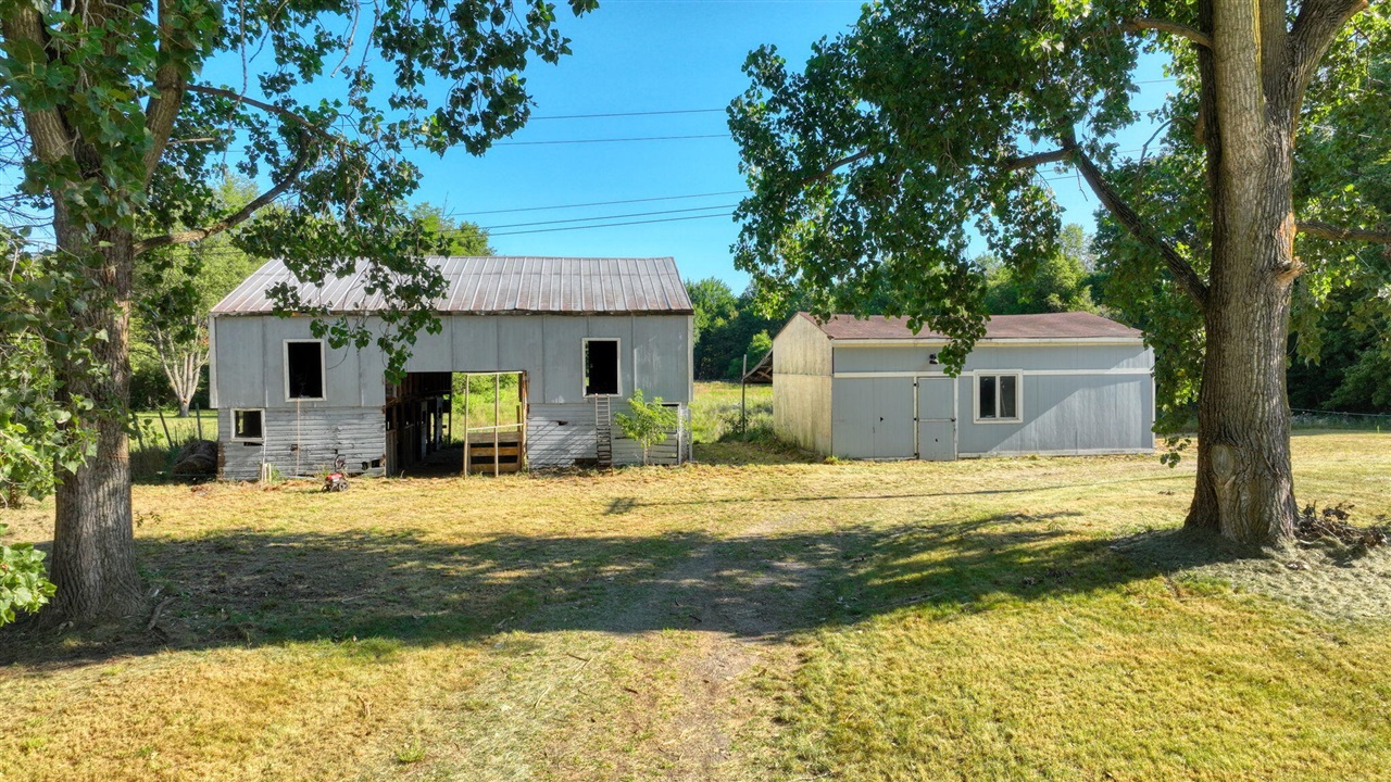 49300 Arkona Road Belleville, MI 48111 - Photo 4 of 77 Gallery Image 4
