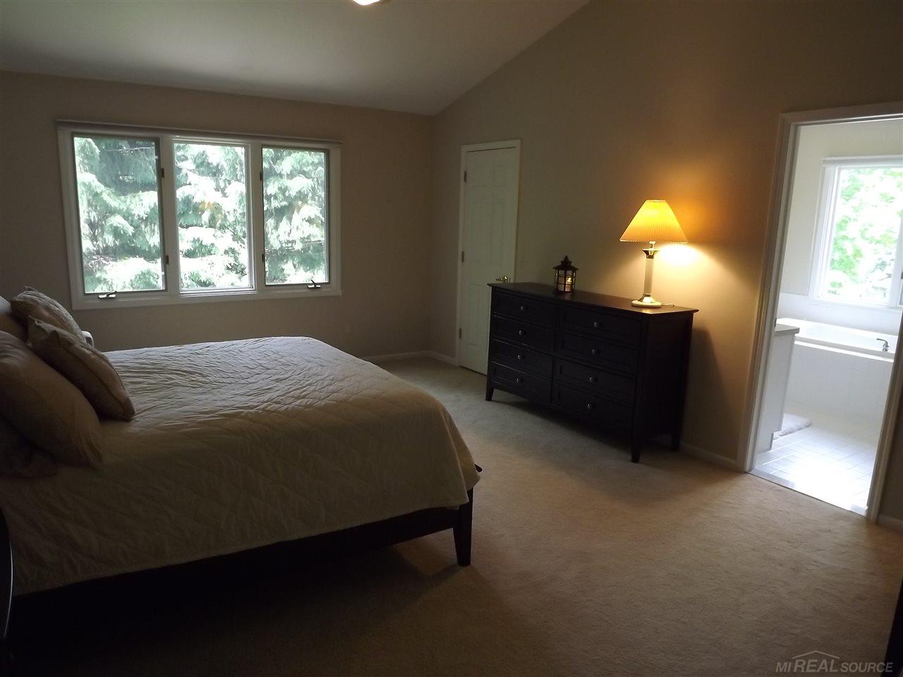 3798 Beechcrest Road Rochester, MI 48309 - Photo 12 of 20 Master Bedroom
