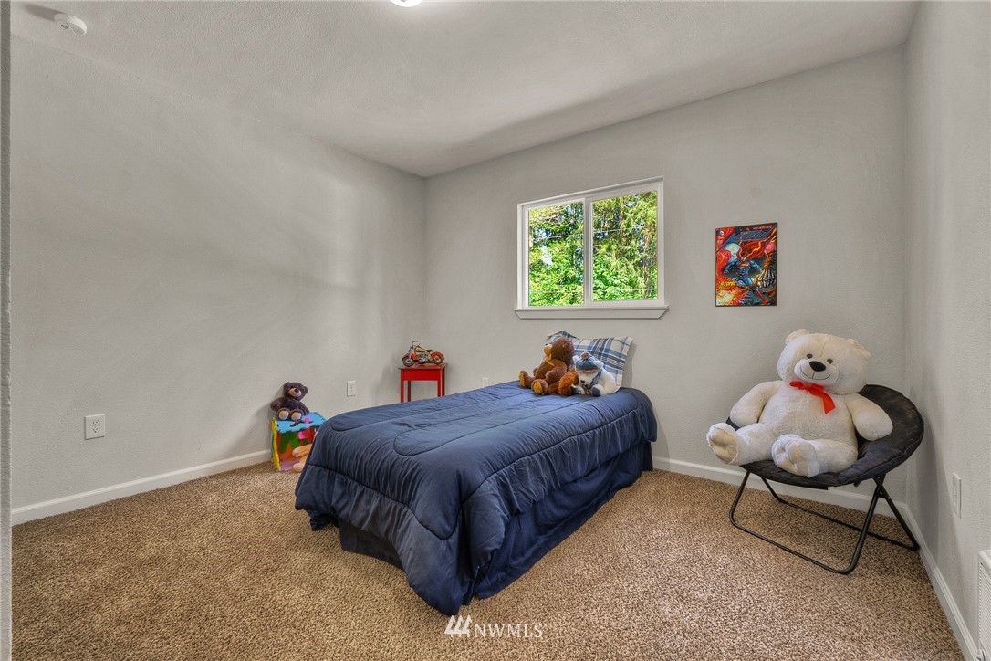 4300 Robinson Road Northeast Bremerton, WA 98310 - Photo 11 of 25 Gallery Image 11