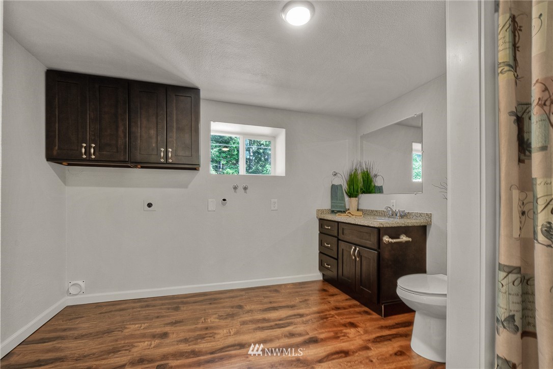 4300 Robinson Road Northeast Bremerton, WA 98310 - Photo 13 of 25 Gallery Image 13