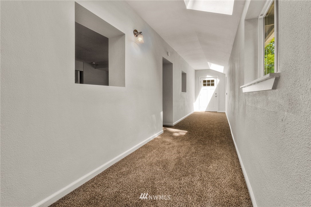 4300 Robinson Road Northeast Bremerton, WA 98310 - Photo 15 of 25 Gallery Image 15