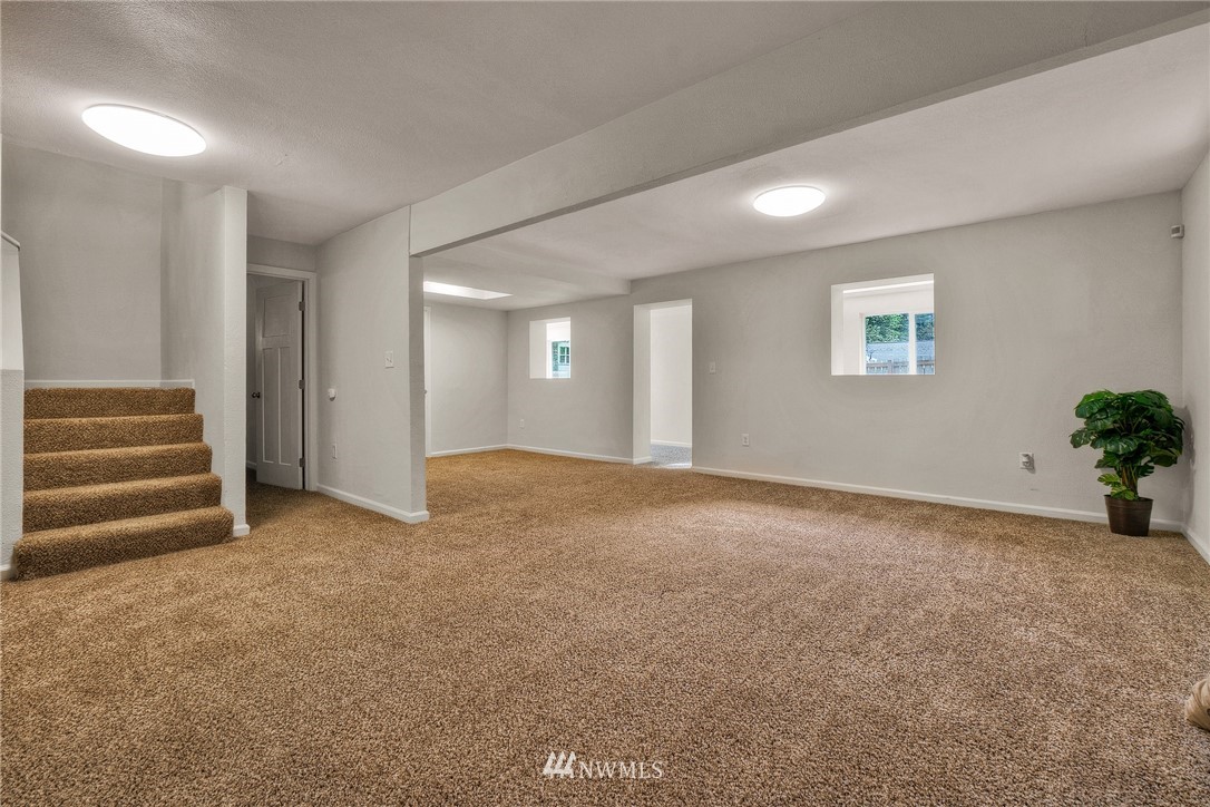 4300 Robinson Road Northeast Bremerton, WA 98310 - Photo 17 of 25 Gallery Image 17