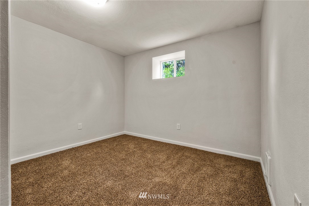 4300 Robinson Road Northeast Bremerton, WA 98310 - Photo 18 of 25 Gallery Image 18