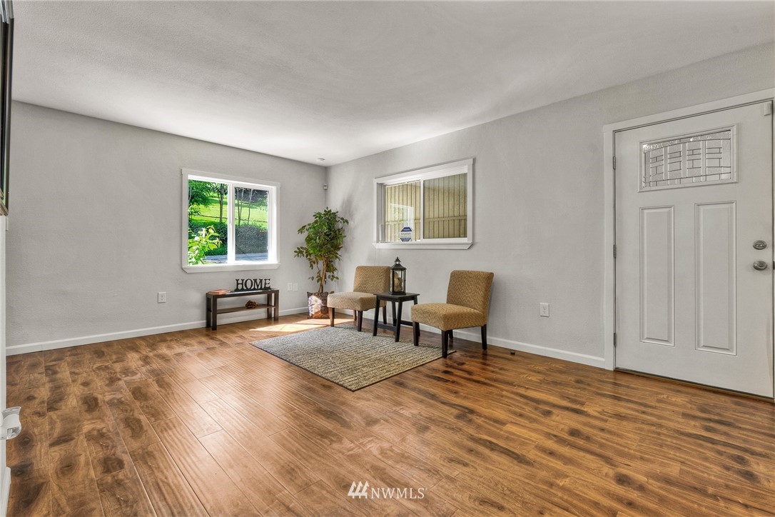 4300 Robinson Road Northeast Bremerton, WA 98310 - Photo 3 of 25 Gallery Image 3