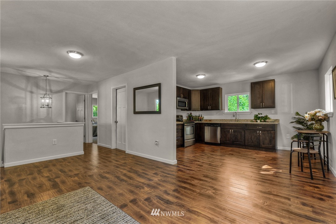 4300 Robinson Road Northeast Bremerton, WA 98310 - Photo 5 of 25 Gallery Image 5