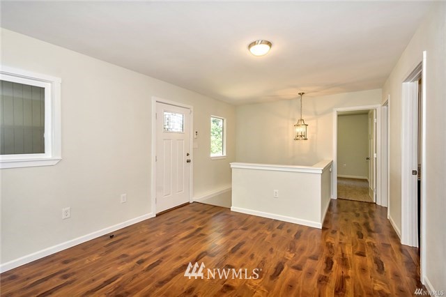 4300 Robinson Road Northeast Bremerton, WA 98310 - Photo 9 of 25 Gallery Image 9
