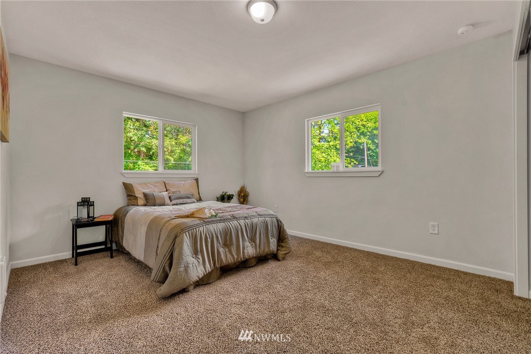 4300 Robinson Road Northeast Bremerton, WA 98310 - Photo 10 of 25 Gallery Image 10